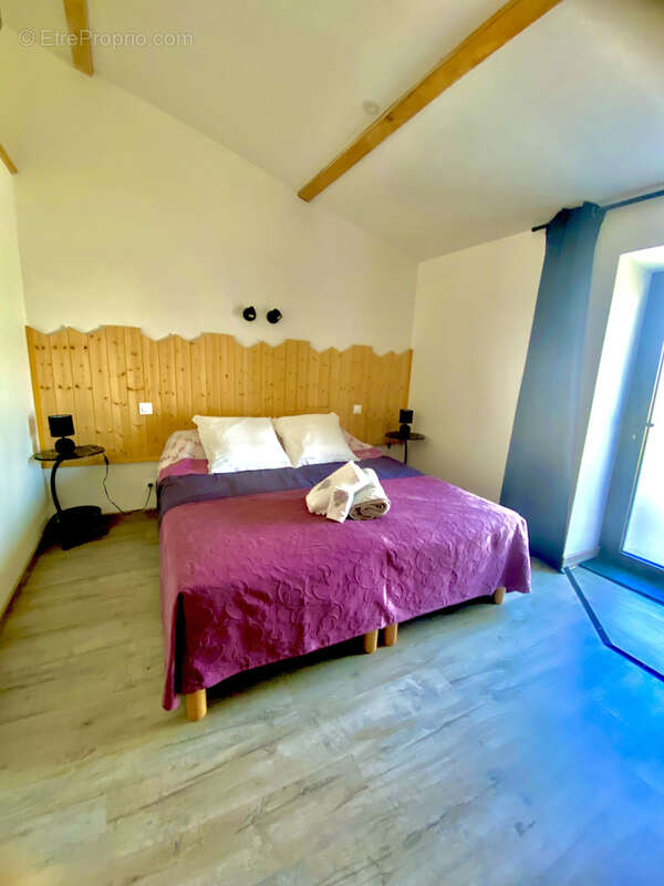Maison à SAINT-JULIEN-MOLIN-MOLETTE