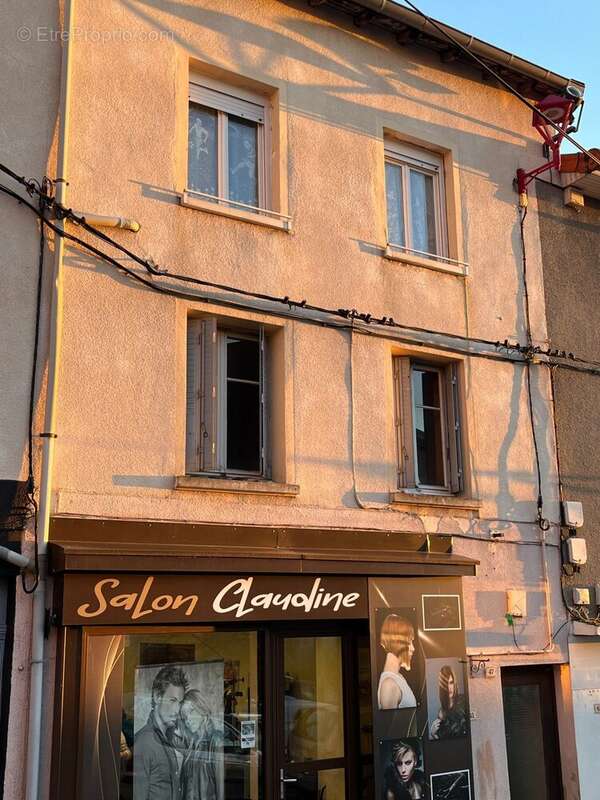 Appartement à COURS-LA-VILLE