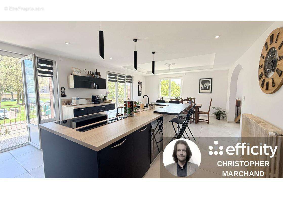 Maison à MONTREAL-LA-CLUSE