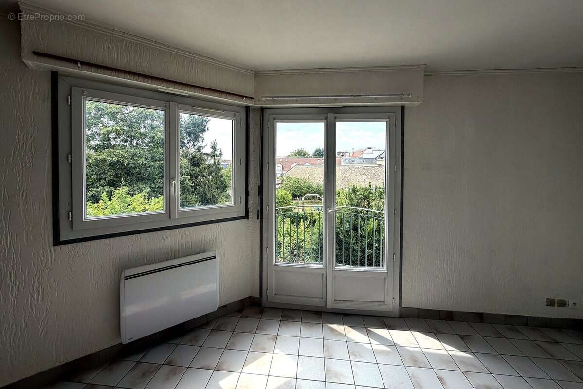 Appartement 45 m² à Mezy-Sur-Seine  - photo 4
