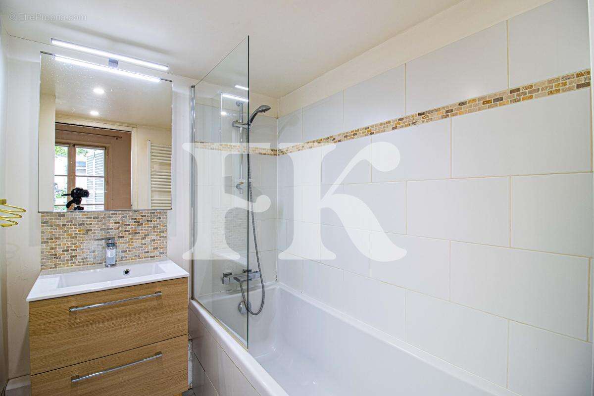 Appartement à PARIS-7E
