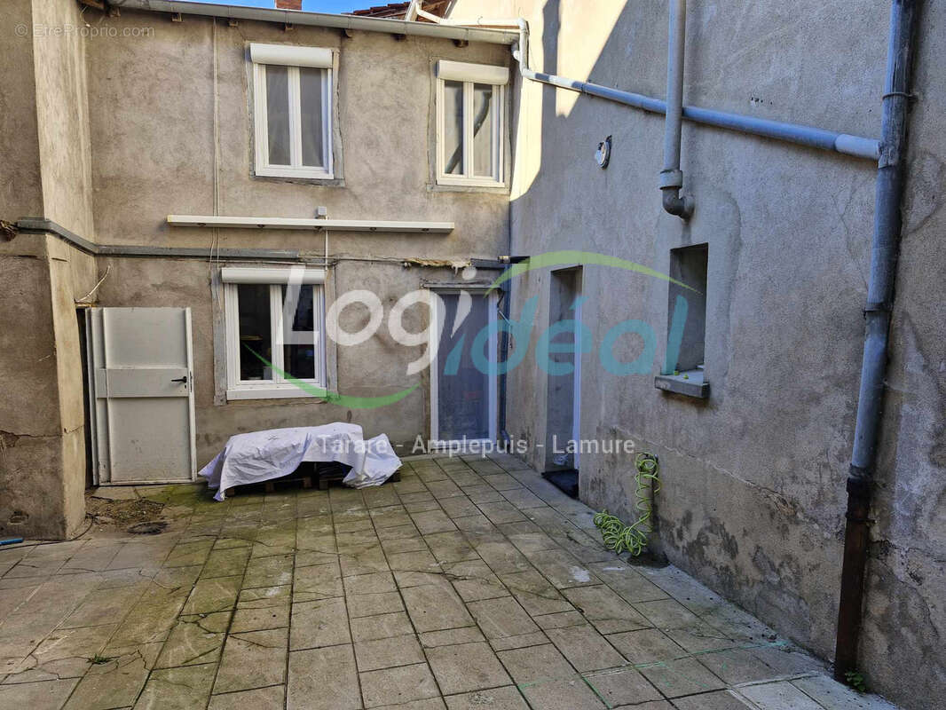 Maison à CHIRASSIMONT