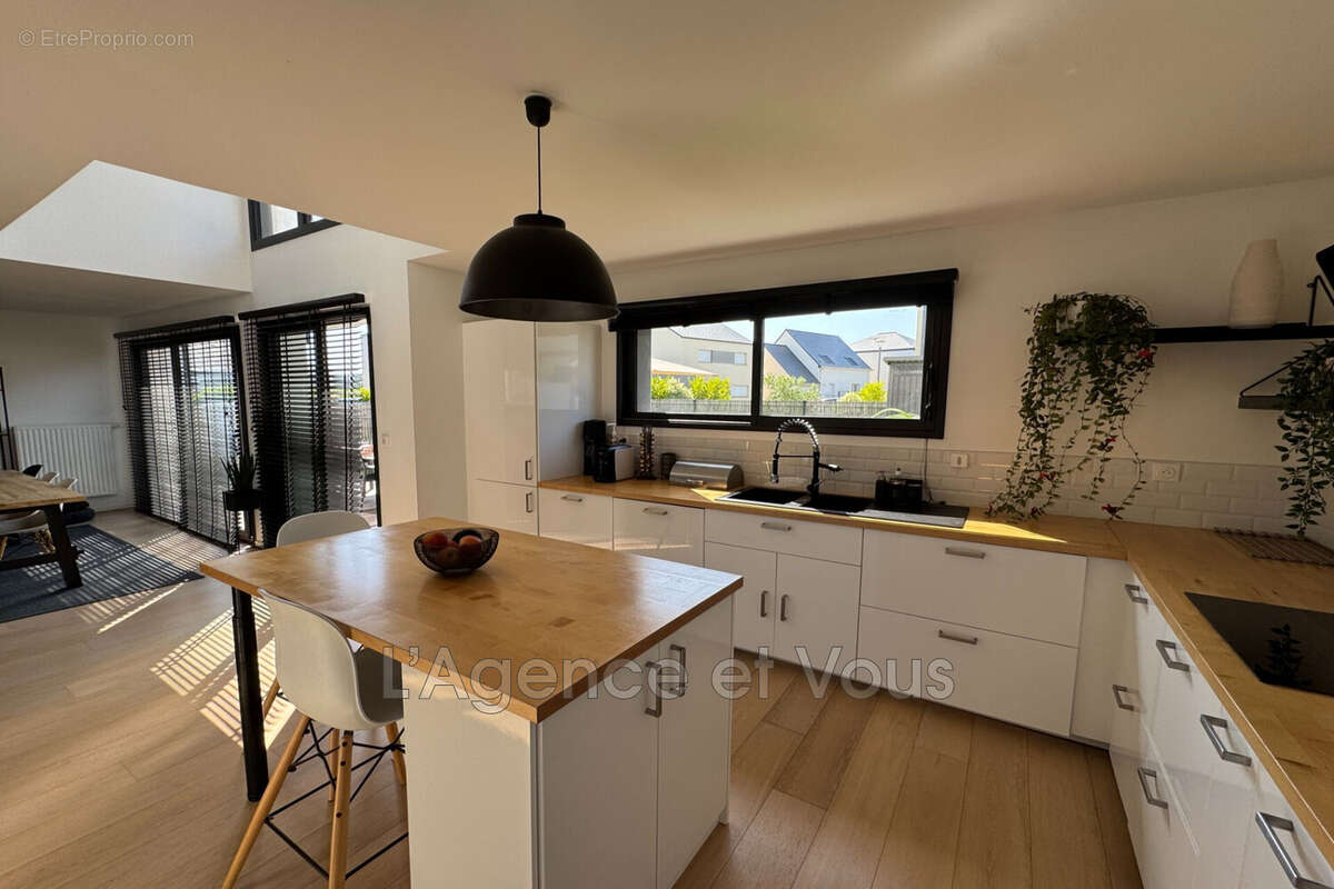 Maison 127 m² à Saint-Coulomb  - photo 5