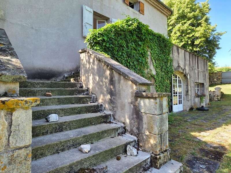 EXCLUSIVITE / Propriété rare / 63160 Glaine Montaigut - photo 3