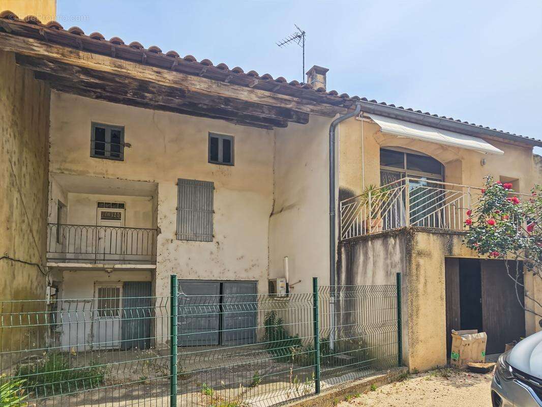 Maison à REMOULINS