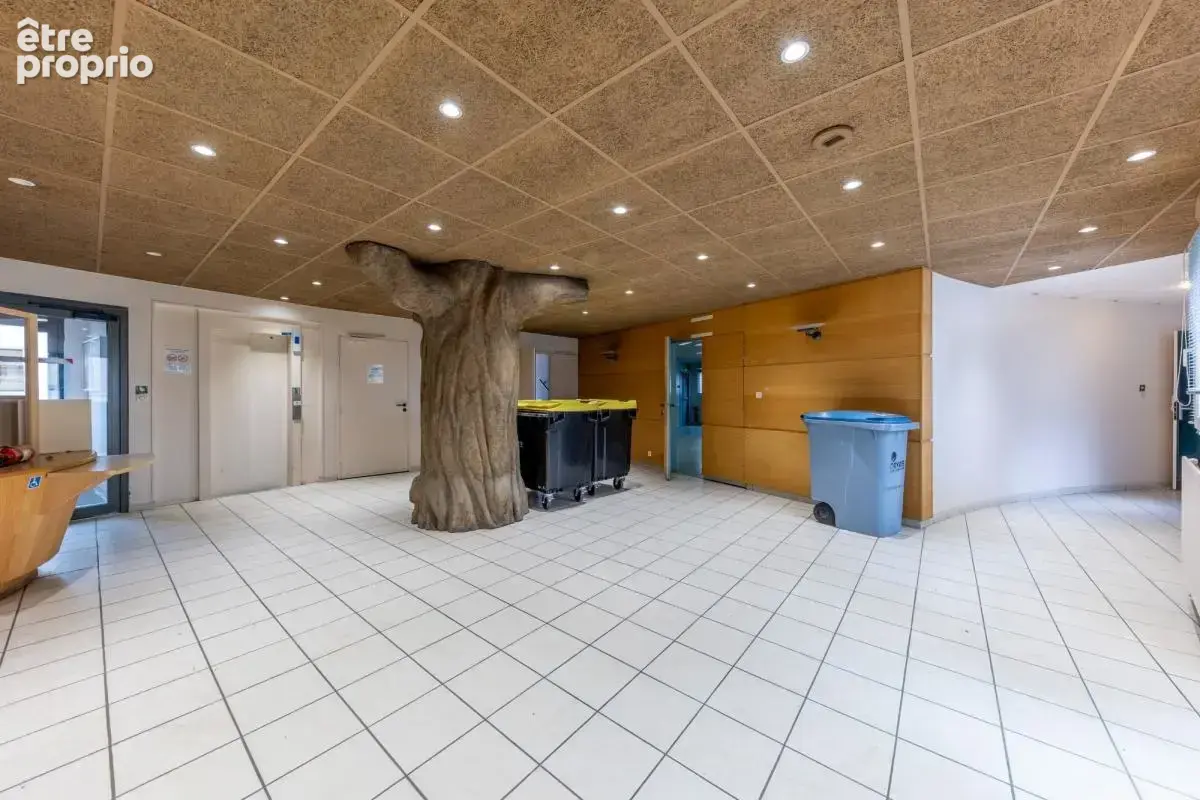 Immeuble et parkings - 2 395 m² - Nevers (58) - photo 3