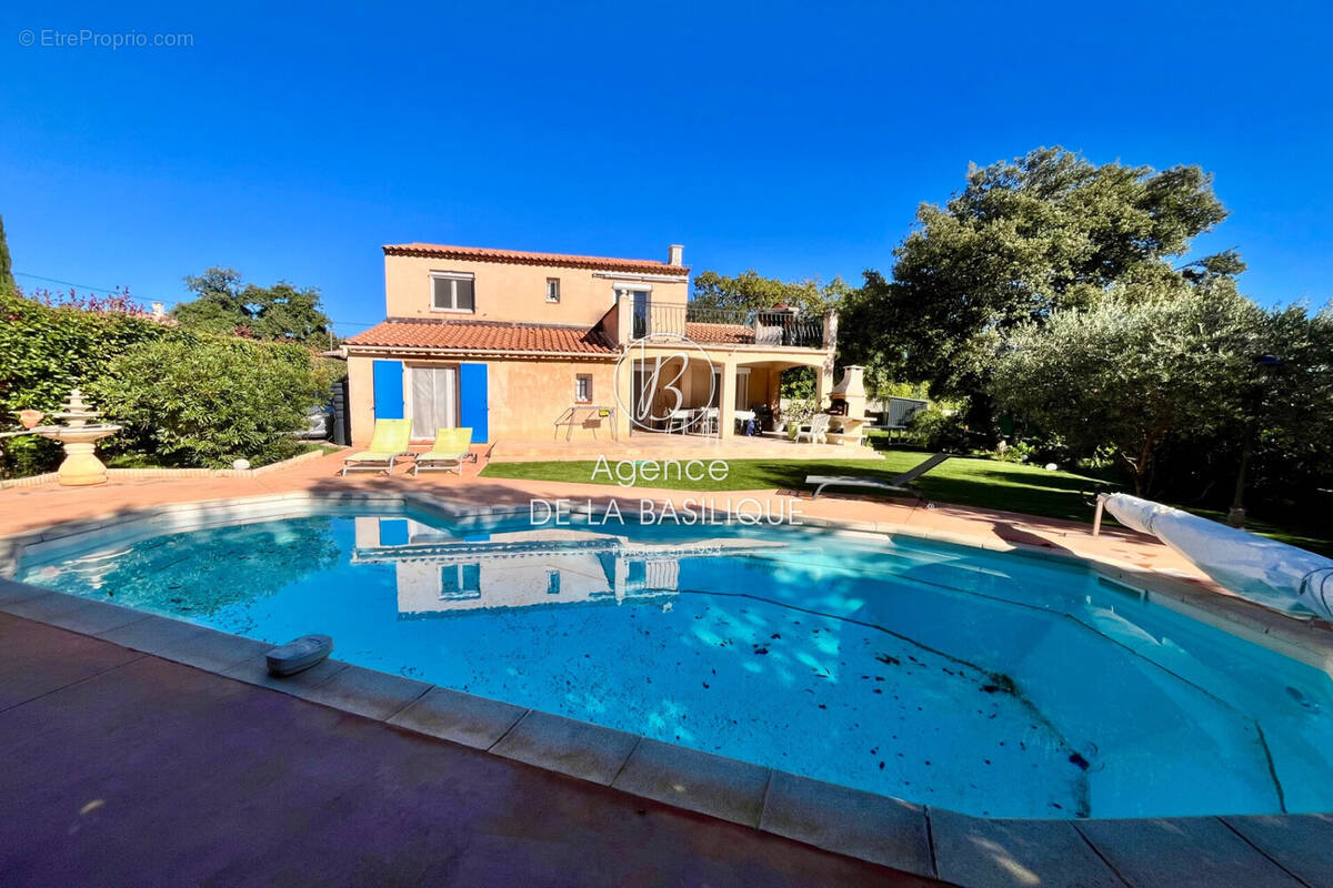 Maison à SAINT-MAXIMIN-LA-SAINTE-BAUME