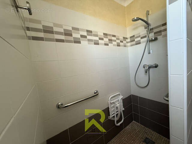 Votre mission, si vous l'acceptez : repeindre les murs et remplir 110 m2 de garage !' - photo 8