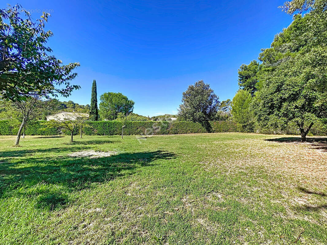 Terrain à LA BASTIDONNE