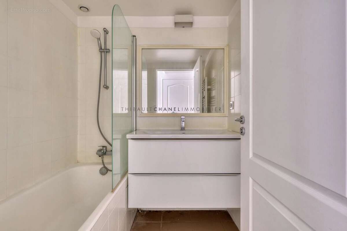 Appartement à PARIS-2E