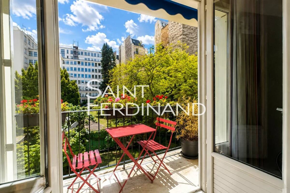 Appartement à NEUILLY-SUR-SEINE