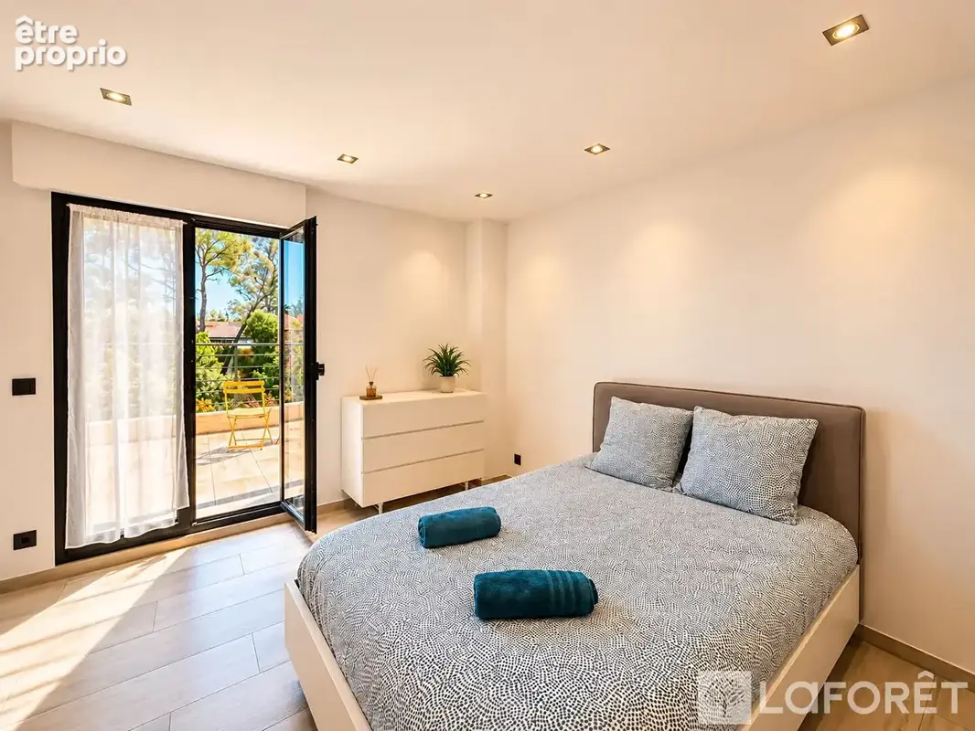 Fréjus  tour de mare  villa de prestige de 250 m² - photo 8