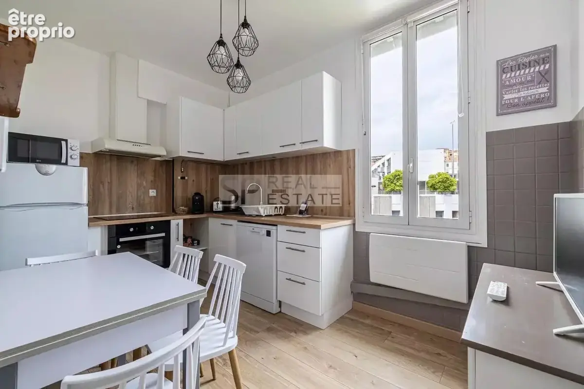 Cannes Suquet / Forville – Superbe 3 pièces  rénové, dernier étage, vendu meublé - photo 4