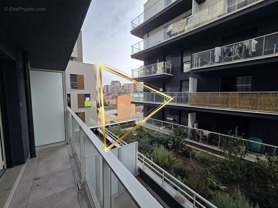 Studio au 4ème étage avec balcon et DPE C – Bois-Colombes. - photo 5