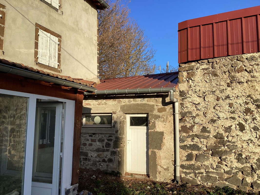 Ferme avec dépendances A RENOVER - sur terrain d'env 1200 m2 - photo 13