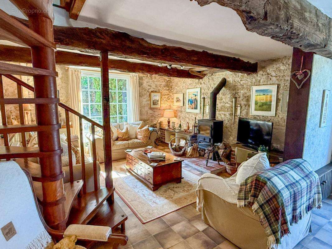 Charmante Maison en Pierre avec Piscine et Vue Panoramique - photo 4