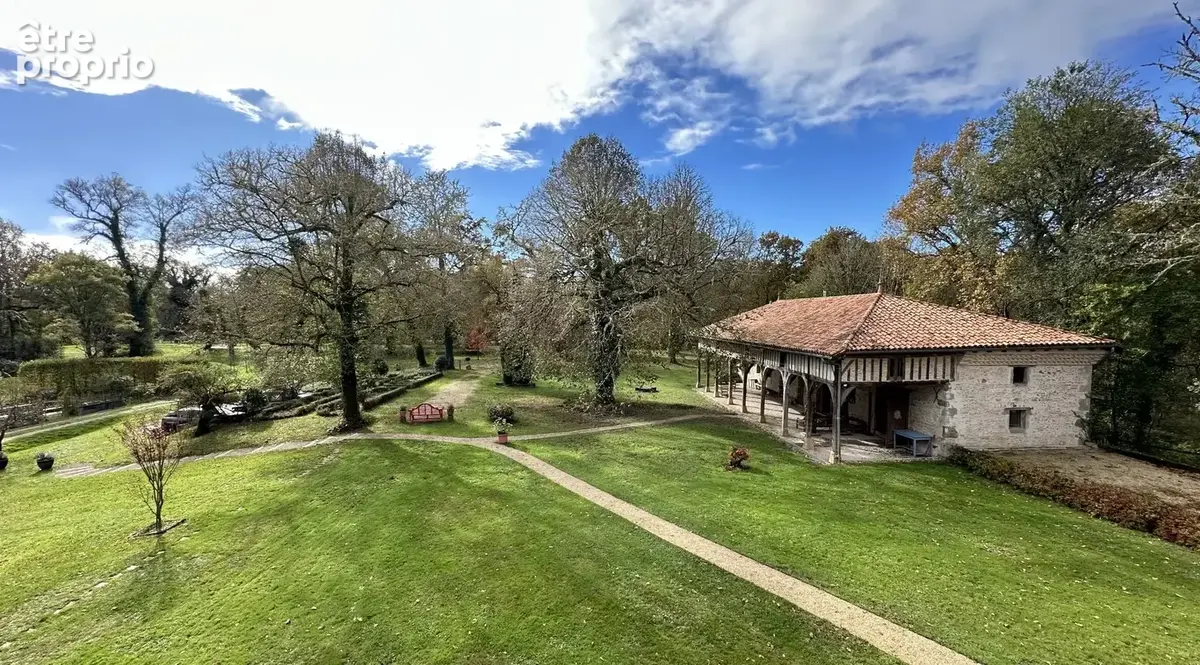 Propriété d'exception  Manoir historique au cur de près de 3 hectares - photo 6