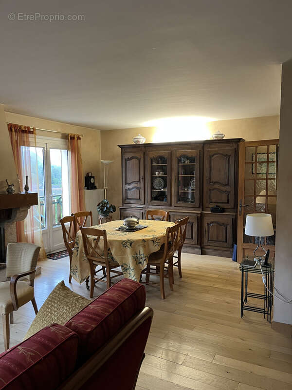 Maison à MONTGESOYE