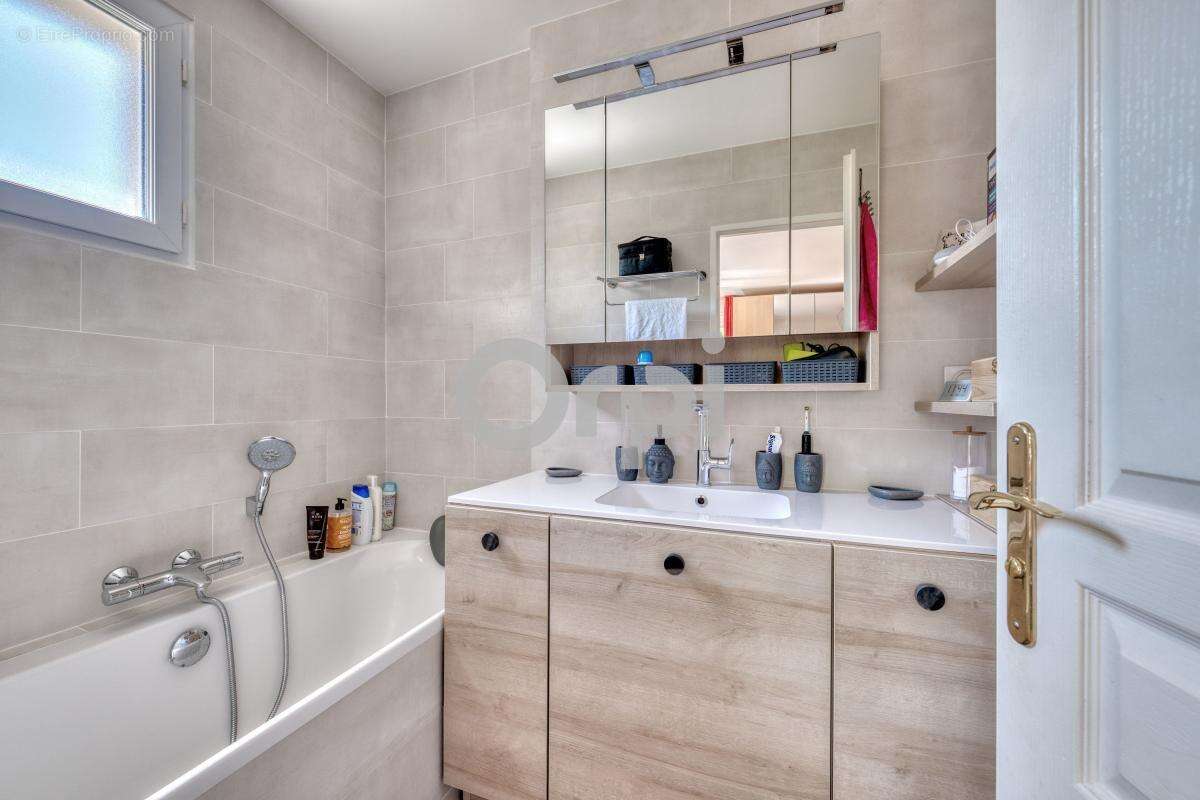 Maison à BUSSY-SAINT-GEORGES