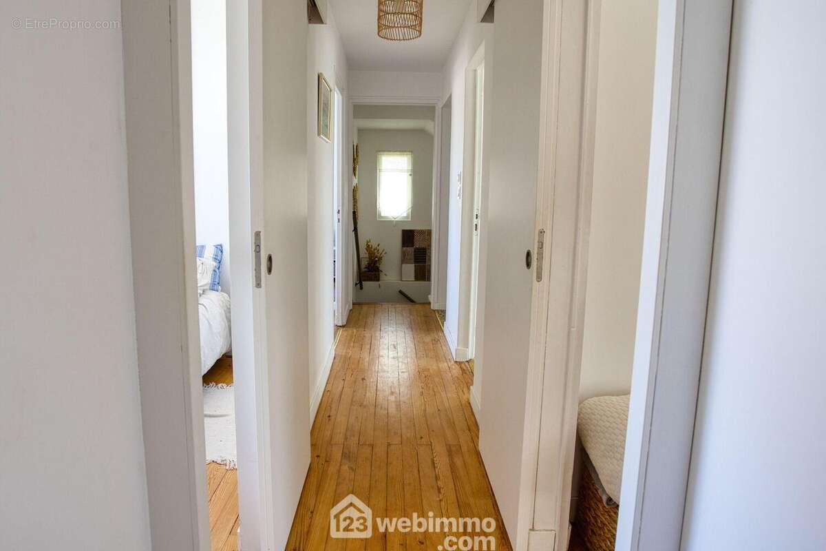 Maison 110 m² à Lagord  - photo 6