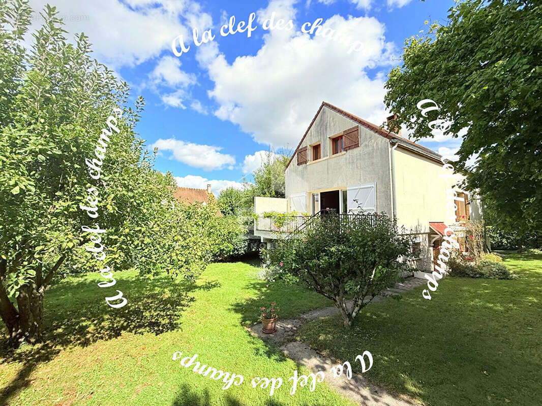 Maison à SAINT-REMY-LES-CHEVREUSE