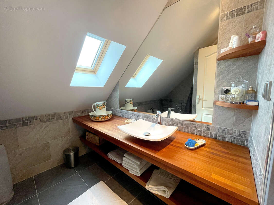 Maison à VILLETHIERRY