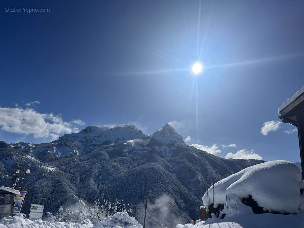 Terrain à UVERNET-FOURS