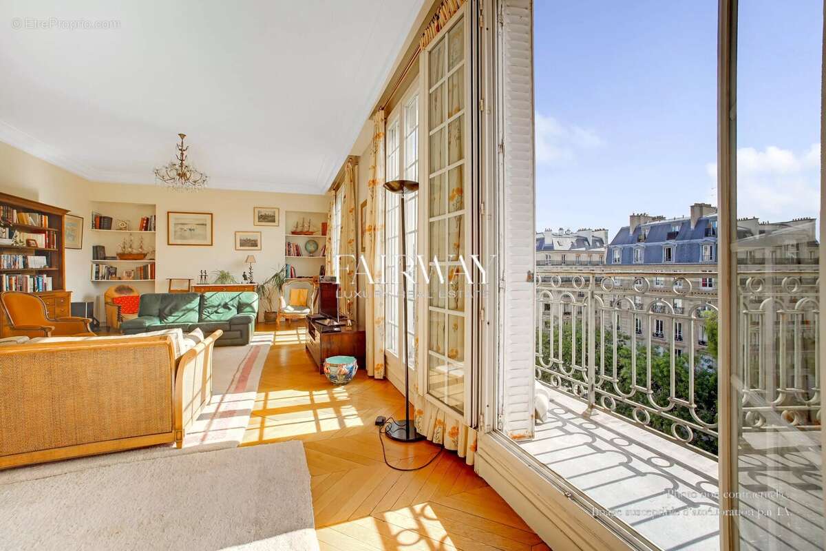 Duplex de Standing 4 Chambres 214m² carrez Paris 17ème Ternes Dernier Étage & Large Balcon Ensoleillé - photo 3