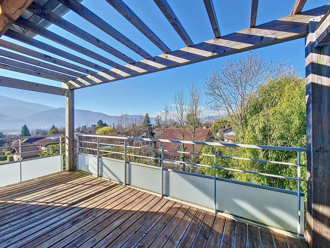 Appartement à SAINT-ISMIER