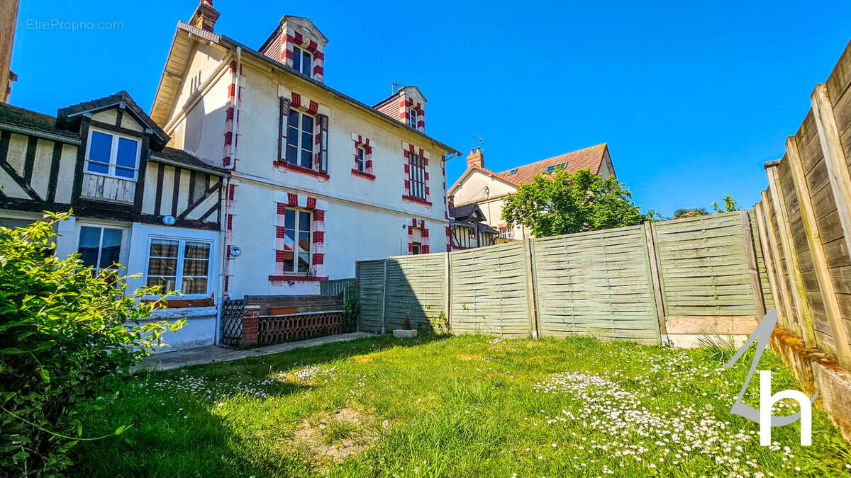Maison à OUISTREHAM