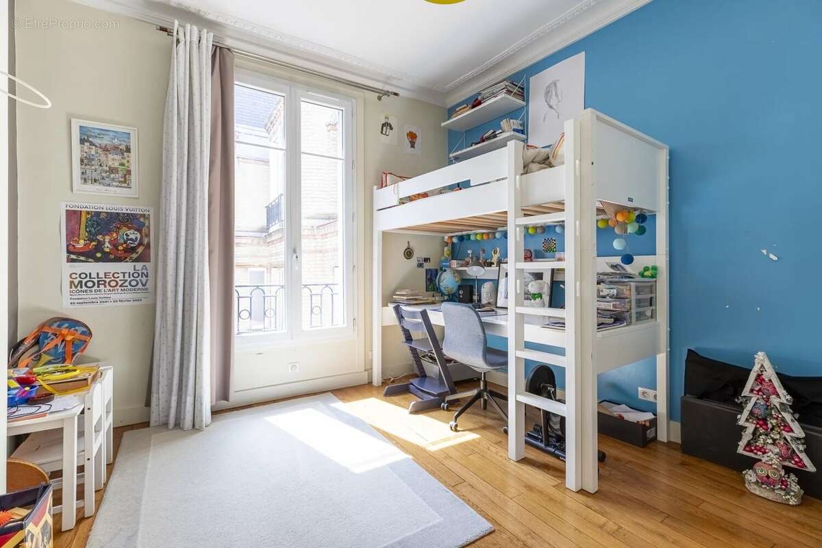 Appartement à PARIS-17E