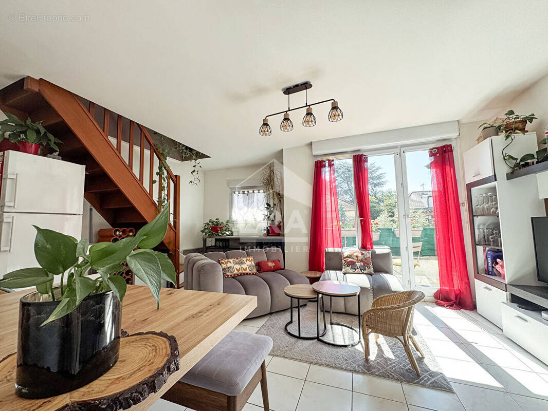 Appartement à SARTROUVILLE