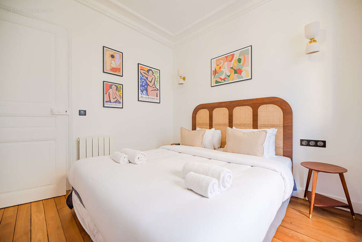 A vendre en exclusivite - immeuble secteur cathedrale - photo 12