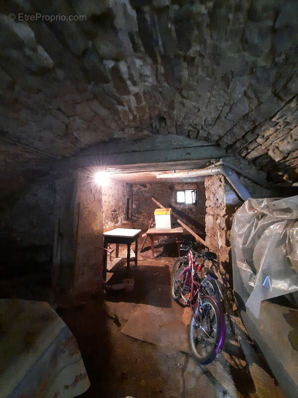 Opportunité à saisir : maison de village T3 à rénover à Cornus - photo 11