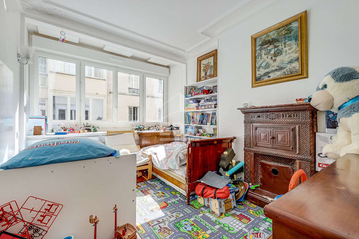Appartement à PARIS-17E