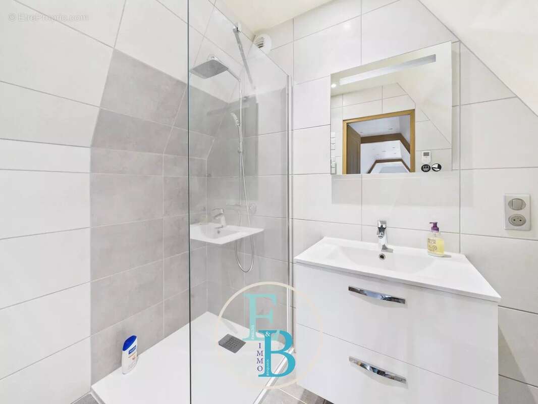 Maison à LE BEC-HELLOUIN