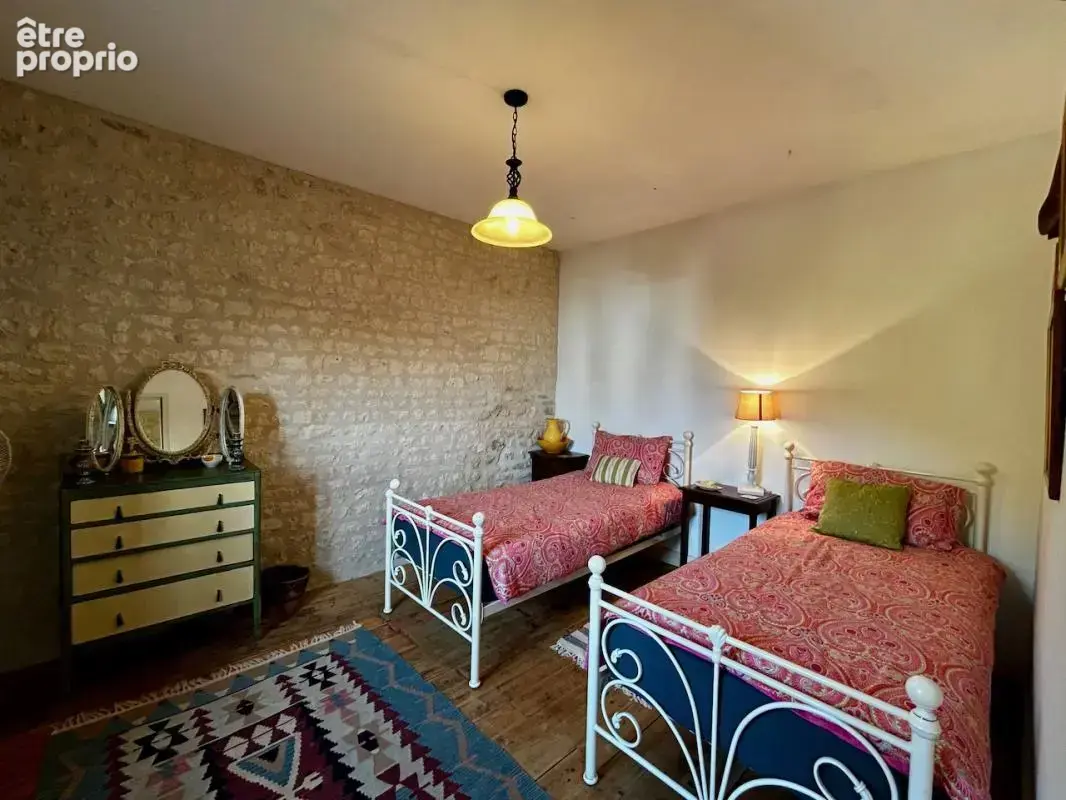 Maison en pierre, 5 chambres, annexe, jardin et piscine - photo 16