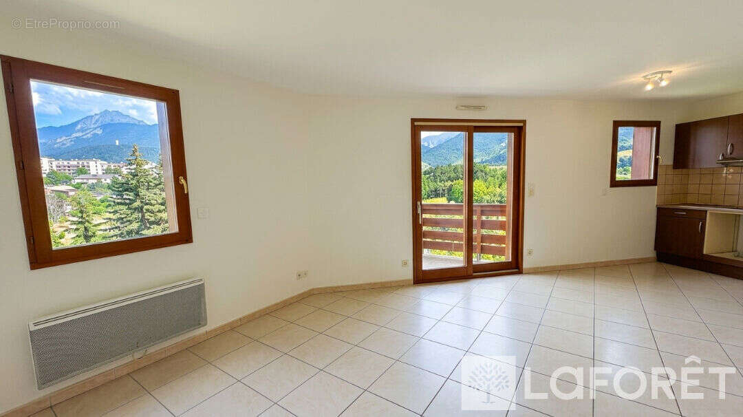 Appartement type 2 + cave - embrun - 2 pièces - photo 3