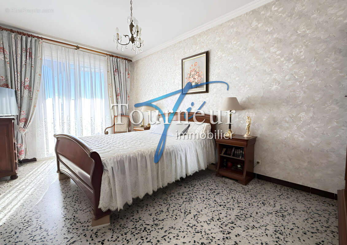 Appartement à SIX-FOURS-LES-PLAGES