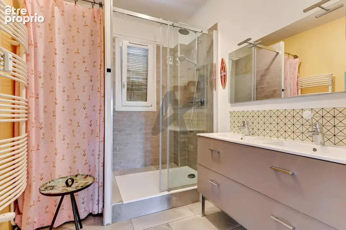 Appartement de 110 m2 en étage élevé avec une vue dégagée et un garage - photo 18