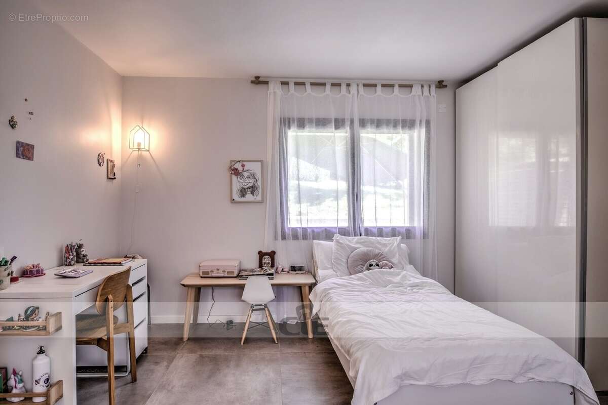 Maison 159 m² à Collonges-Sous-Saleve  - photo 9