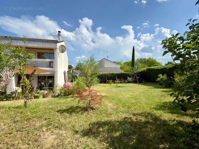 SAUMUR. Quartier Hôpital, Maison jumelée 4 chambres + bureau sur jardin arboré clos - photo 17