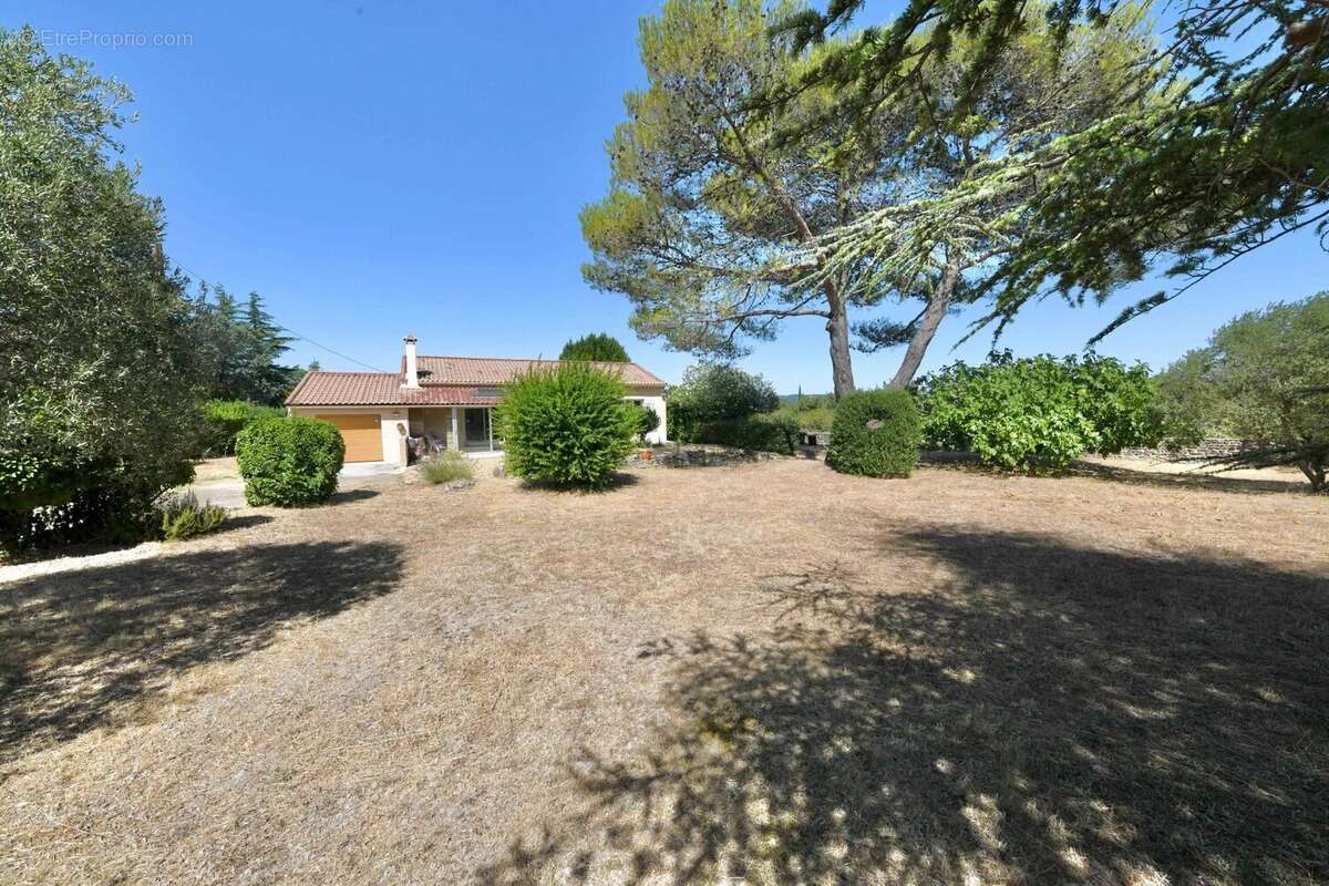 Uzès : Maison méridionale avec jardin à 1.5 km du centre historique - photo 3