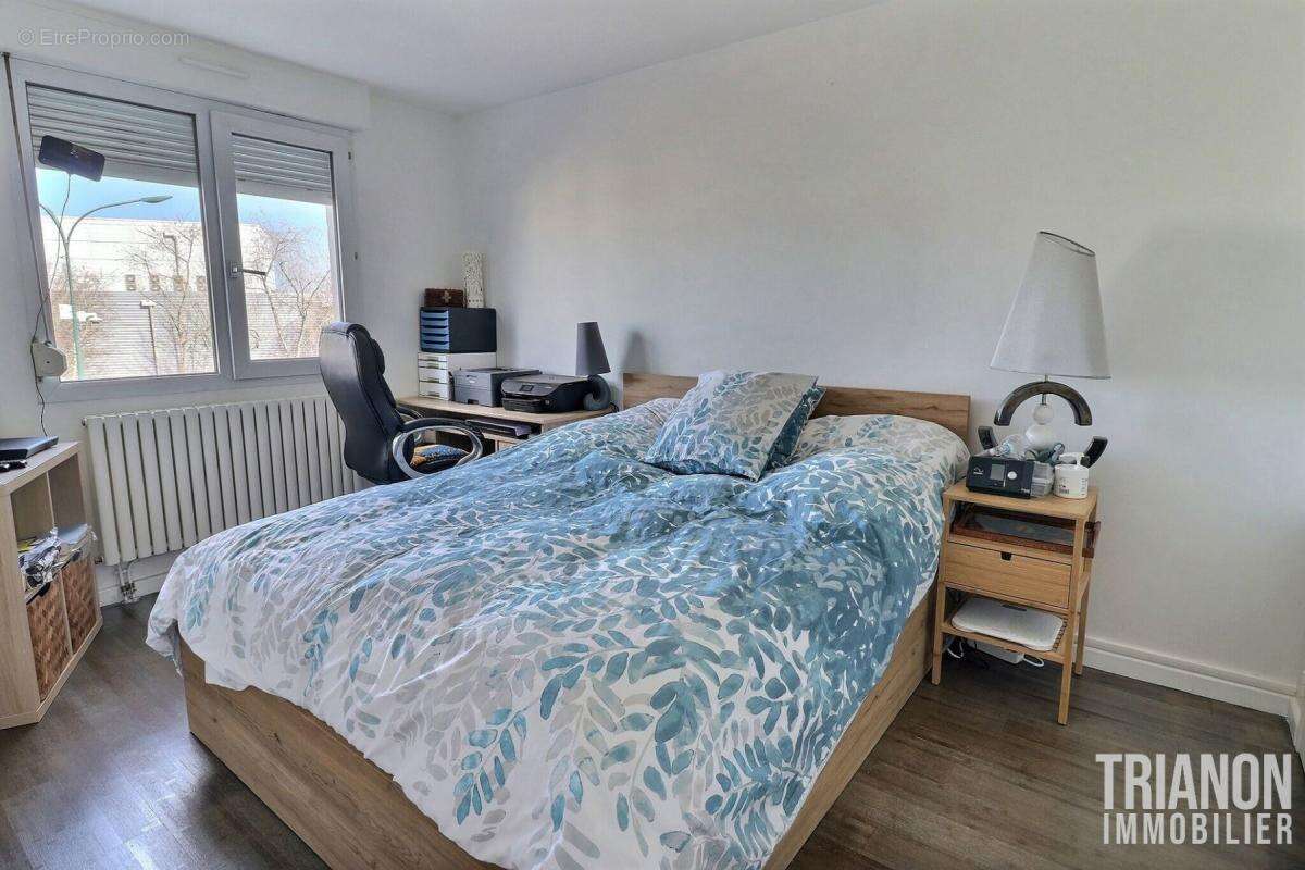 Appartement à LES CLAYES-SOUS-BOIS