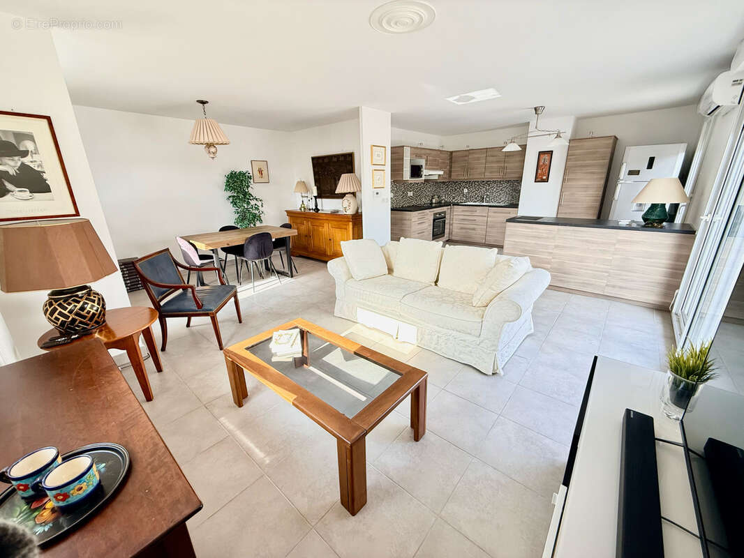 Appartement à SIX-FOURS-LES-PLAGES