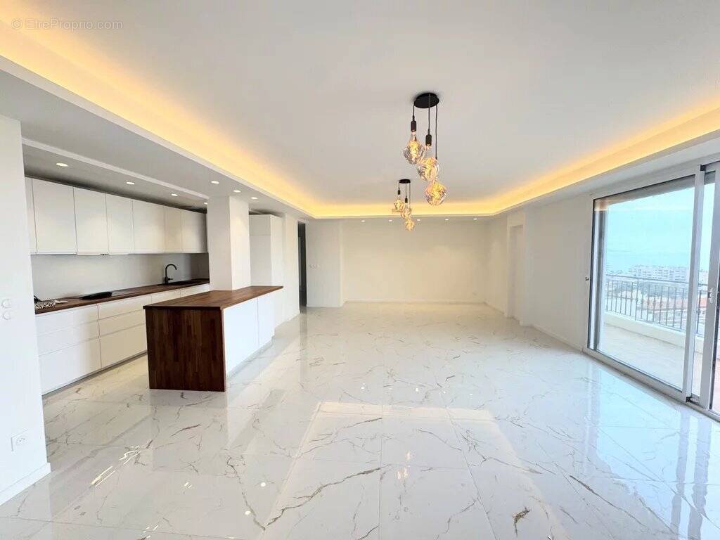 Appartement à ROQUEBRUNE-CAP-MARTIN