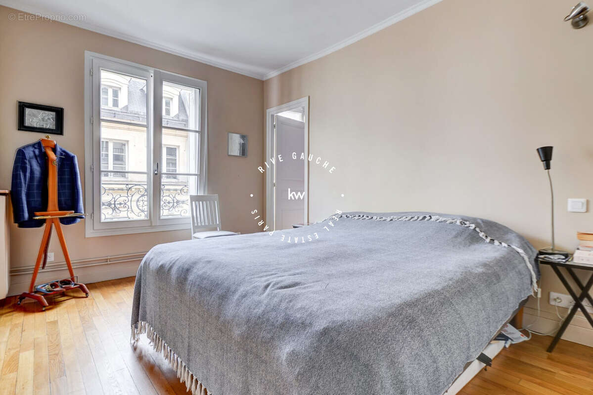 Appartement à PARIS-8E
