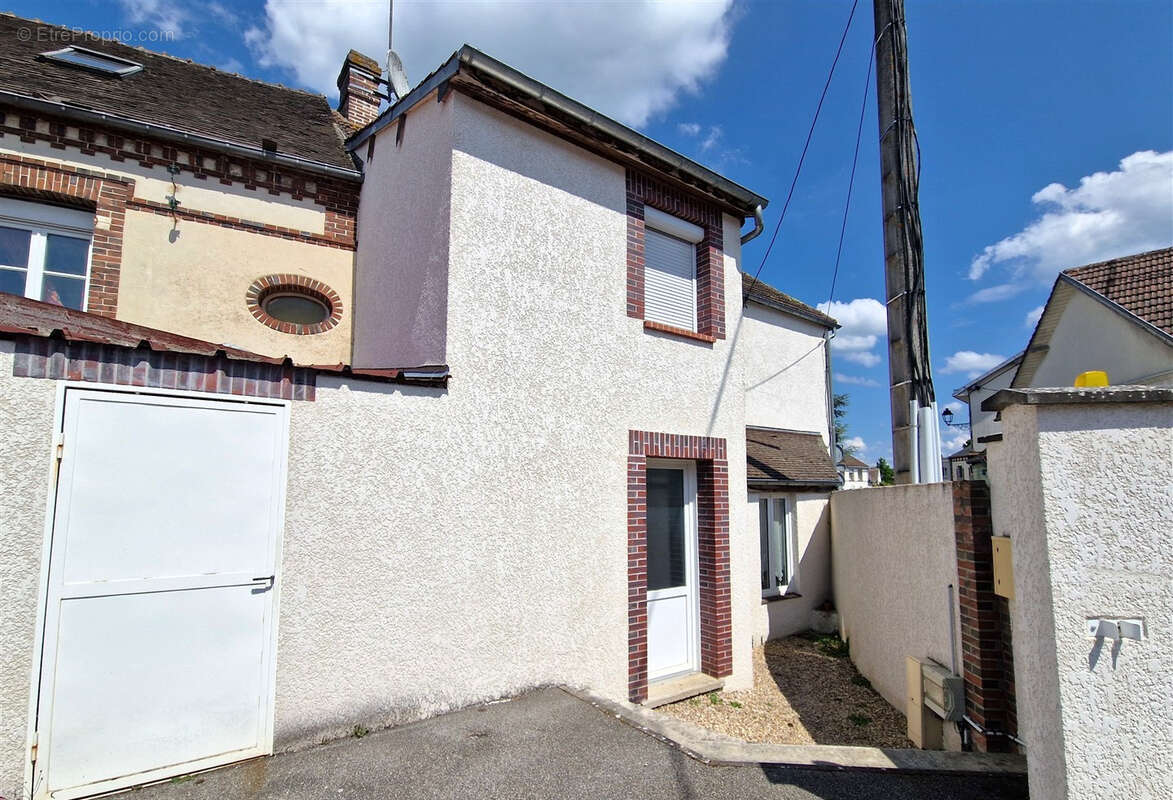 Appartement à SAINT-REMY-SUR-AVRE
