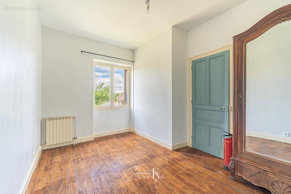 Maison à MEUZAC