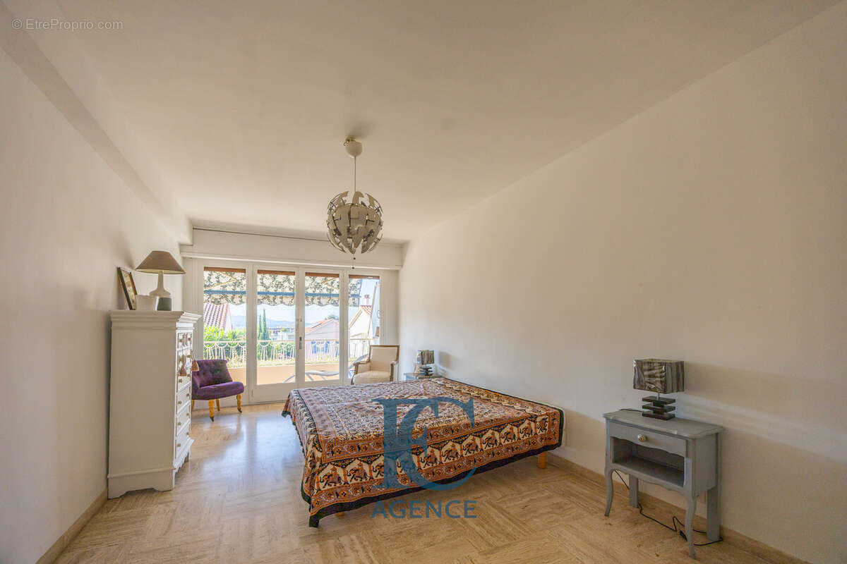 Appartement T3 de 90 m2 avec terrasse à deux pas du centre-ville - photo 4